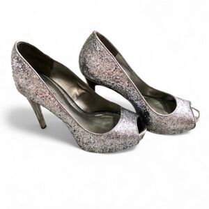 Guess Silver Glitter Peep Toe Platform Pumps 5 inch Heels Size 8m Silver GUC